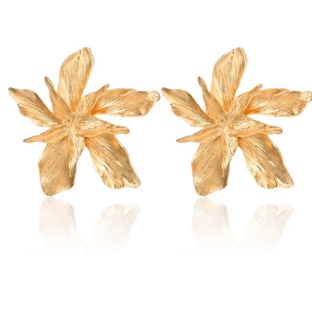 Ara Gold XL Metal Textured Floral Earrings - Picture 2 of 5